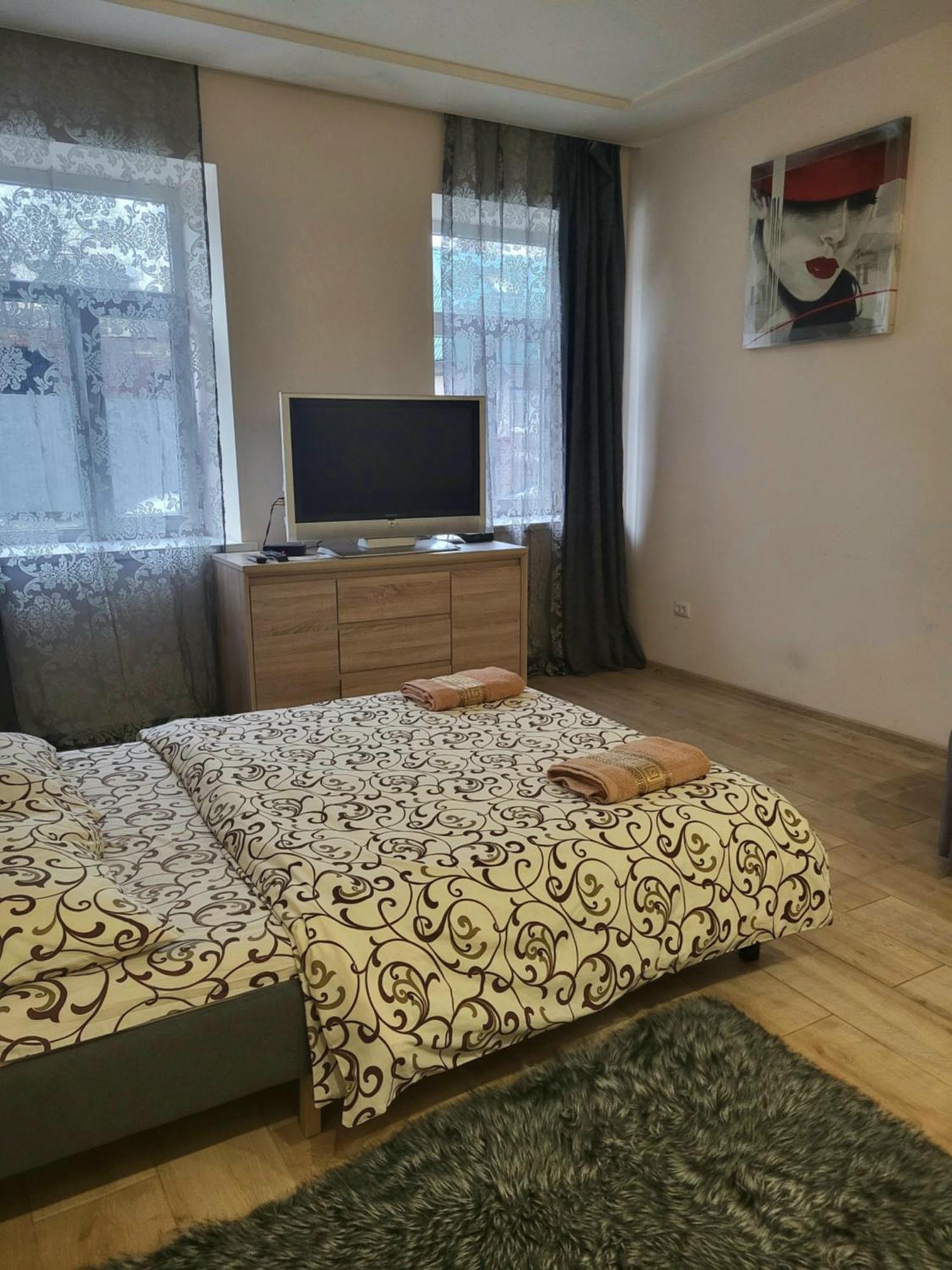 На Ярослава Мудрого Lviv Extérieur photo